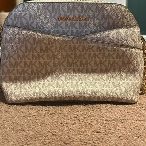 Micheal kors crossbody